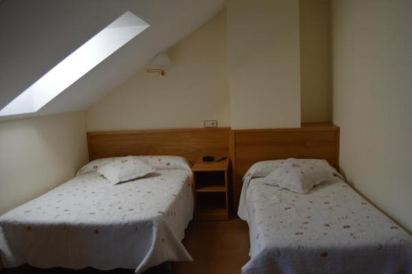 Hotel Alina Cangas De Narcea Extérieur photo